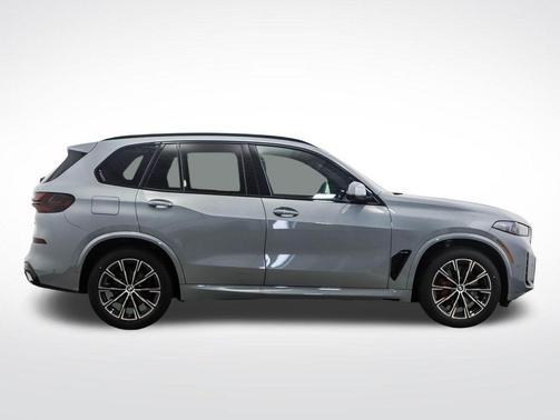 Brooklyn Grey Metallic 2026 BMW X5 xDrive40i