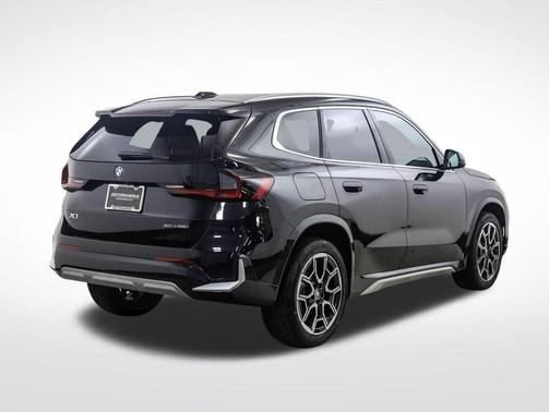 Black Sapphire Metallic 2026 BMW X1 xDrive28i