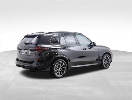 2025 BMW X5 M60i