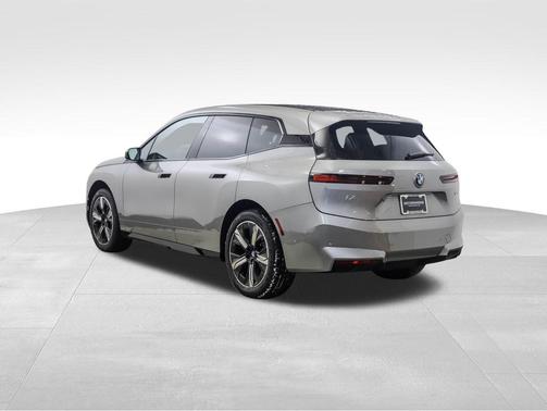 2026 BMW iX xDrive45