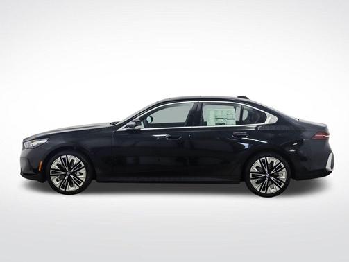 Black Sapphire Metallic 2026 BMW 530 xDrive