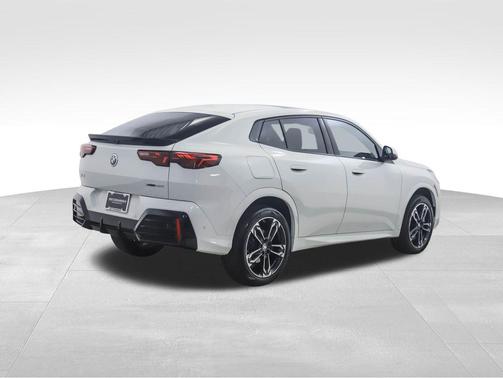 2025 BMW X2 xDrive28i