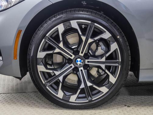 2026 BMW 330 i xDrive