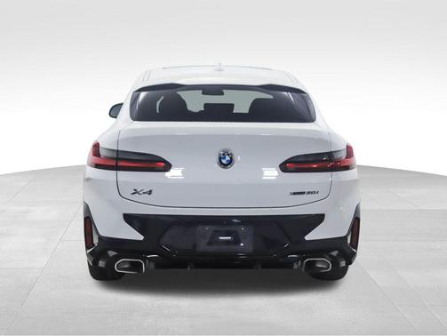 2023 BMW X4 xDrive30i