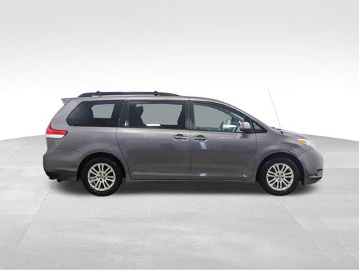 2014 Toyota Sienna XLE