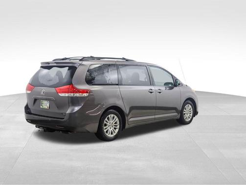 2014 Toyota Sienna XLE
