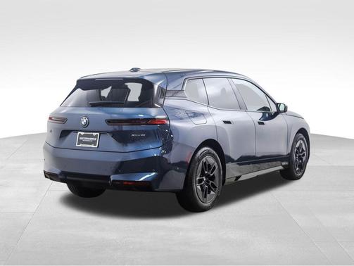 2026 BMW iX xDrive45