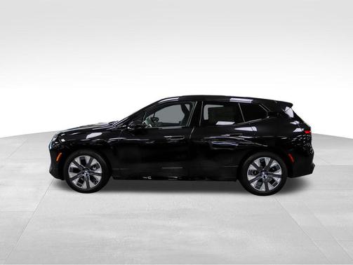 2026 BMW iX xDrive60