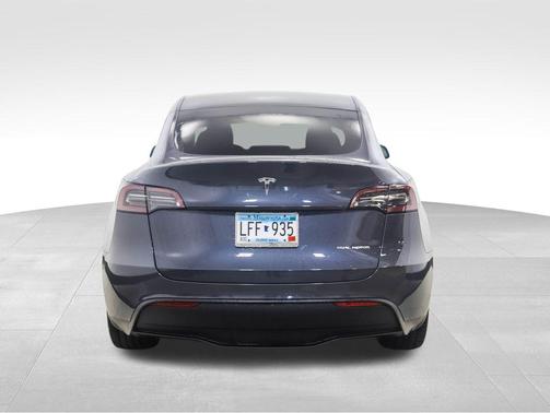 2022 Tesla Model Y Long Range Dual Motor All-Wheel Drive