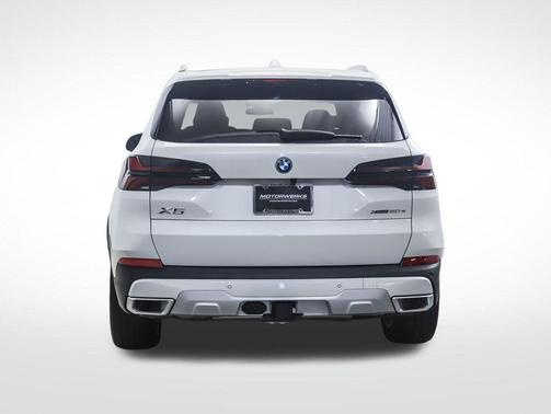 Mineral White Metallic 2026 BMW X5 PHEV xDrive50e