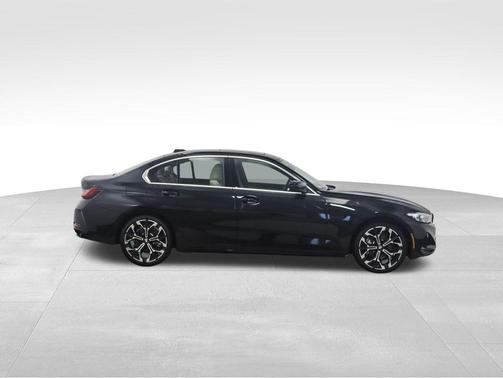 2025 BMW 330 i xDrive