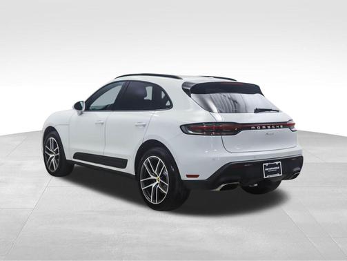 2022 Porsche Macan Base