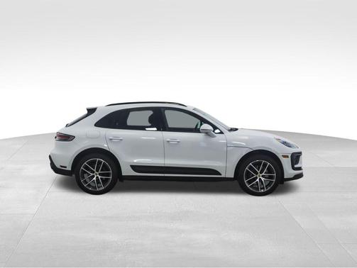2022 Porsche Macan Base