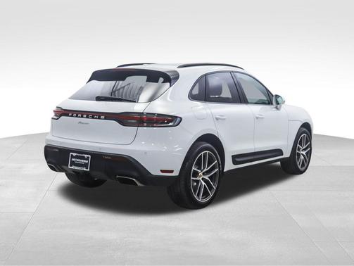 2022 Porsche Macan Base