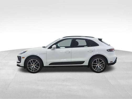 2022 Porsche Macan Base