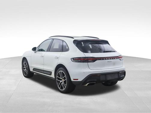 2022 Porsche Macan Base