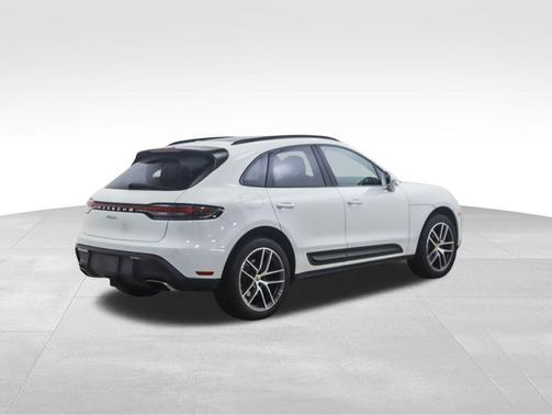 2022 Porsche Macan Base