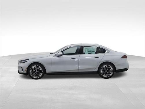 2025 BMW 530 i xDrive