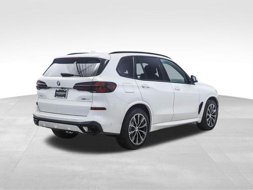 Mineral White Metallic 2026 BMW X5 xDrive40i