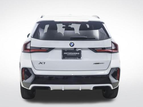 Alpine White 2026 BMW X1 xDrive28i