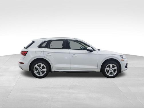 Ibis White 2018 Audi Q5 2.0T Tech Premium