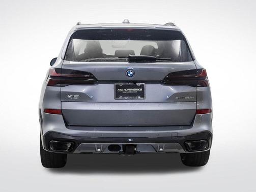 Skyscraper Grey Metallic 2026 BMW X5 PHEV xDrive50e