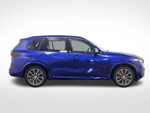 Marina Bay Blue Metallic 2026 BMW X5 M60i