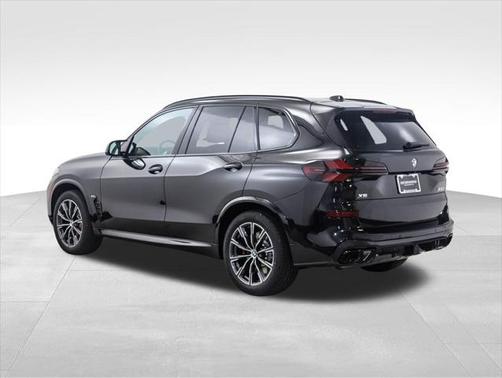 2025 BMW X5 M60i