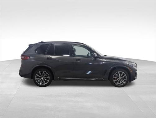 2022 BMW X5 M50i