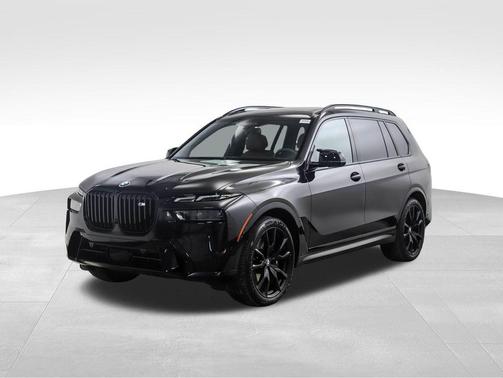 2023 BMW X7 M60i
