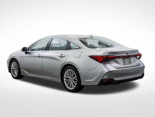 Celestial Silver Metallic 2020 Toyota Avalon Hybrid Limited