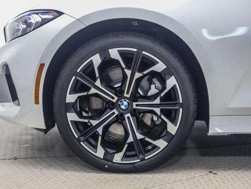 2025 BMW 330 i xDrive
