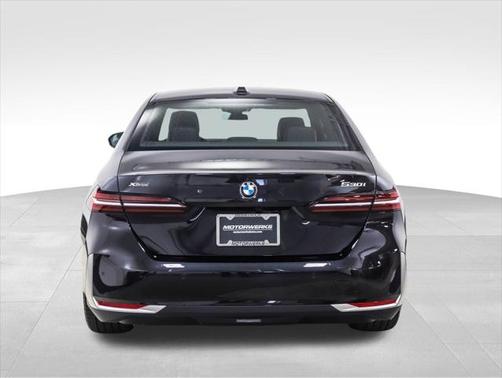 2025 BMW 530 i xDrive