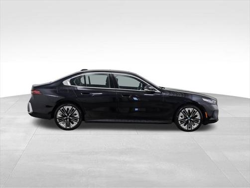2025 BMW 530 i xDrive