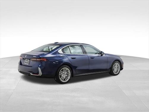 2025 BMW 530 i xDrive