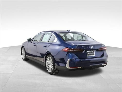 2025 BMW 530 i xDrive
