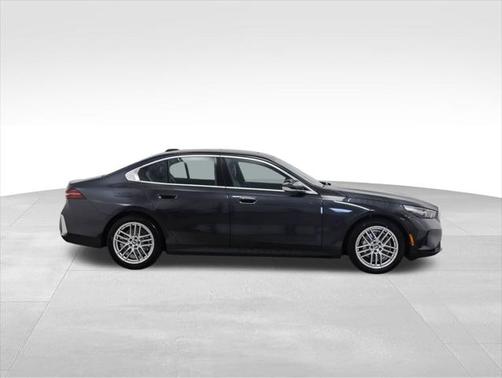 2024 BMW 530 i xDrive