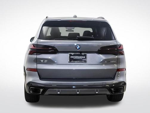 Skyscraper Grey Metallic 2026 BMW X5 PHEV xDrive50e