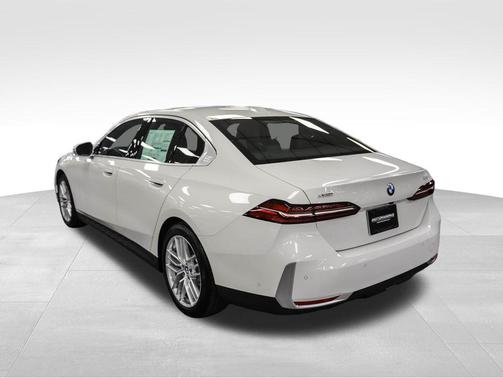 2025 BMW 530 i xDrive