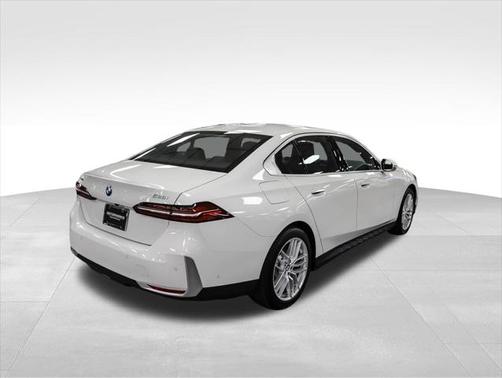 2025 BMW 530 i xDrive