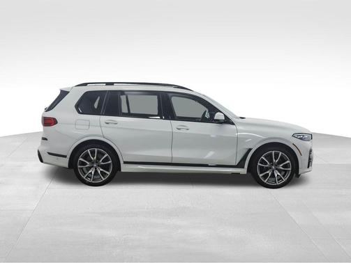2021 BMW X7 M50i