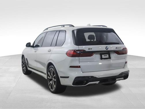 2021 BMW X7 M50i