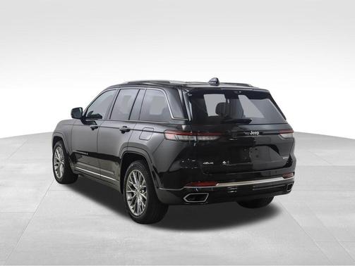 2023 Jeep Grand Cherokee Summit