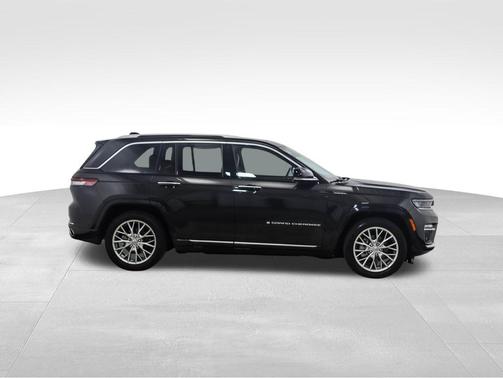2023 Jeep Grand Cherokee Summit