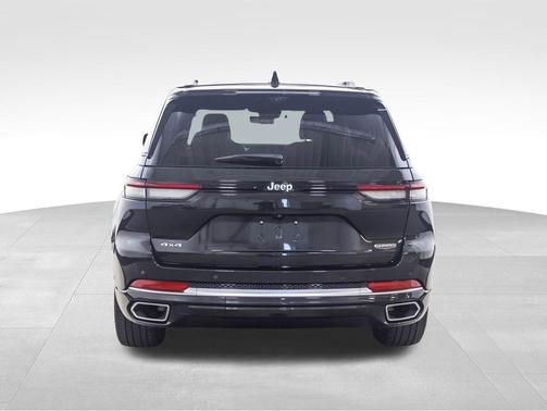 2023 Jeep Grand Cherokee Summit