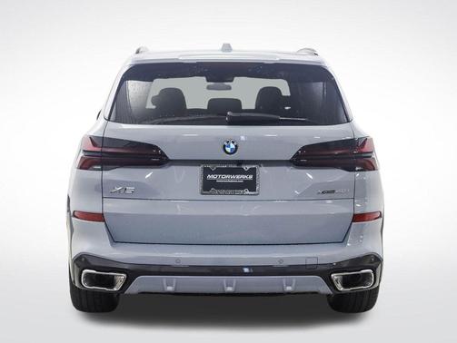Brooklyn Grey Metallic 2026 BMW X5 xDrive40i