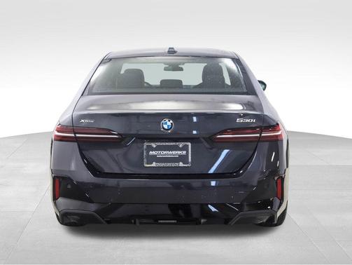 2026 BMW 530 i xDrive