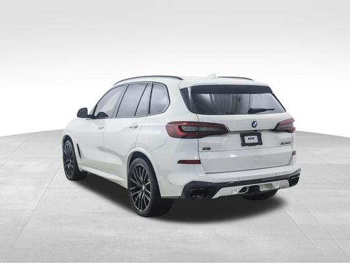 2022 BMW X5 M50i