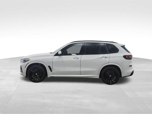2022 BMW X5 M50i