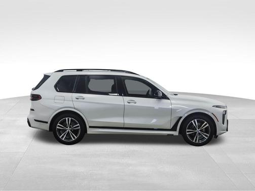 2024 BMW X7 M60i